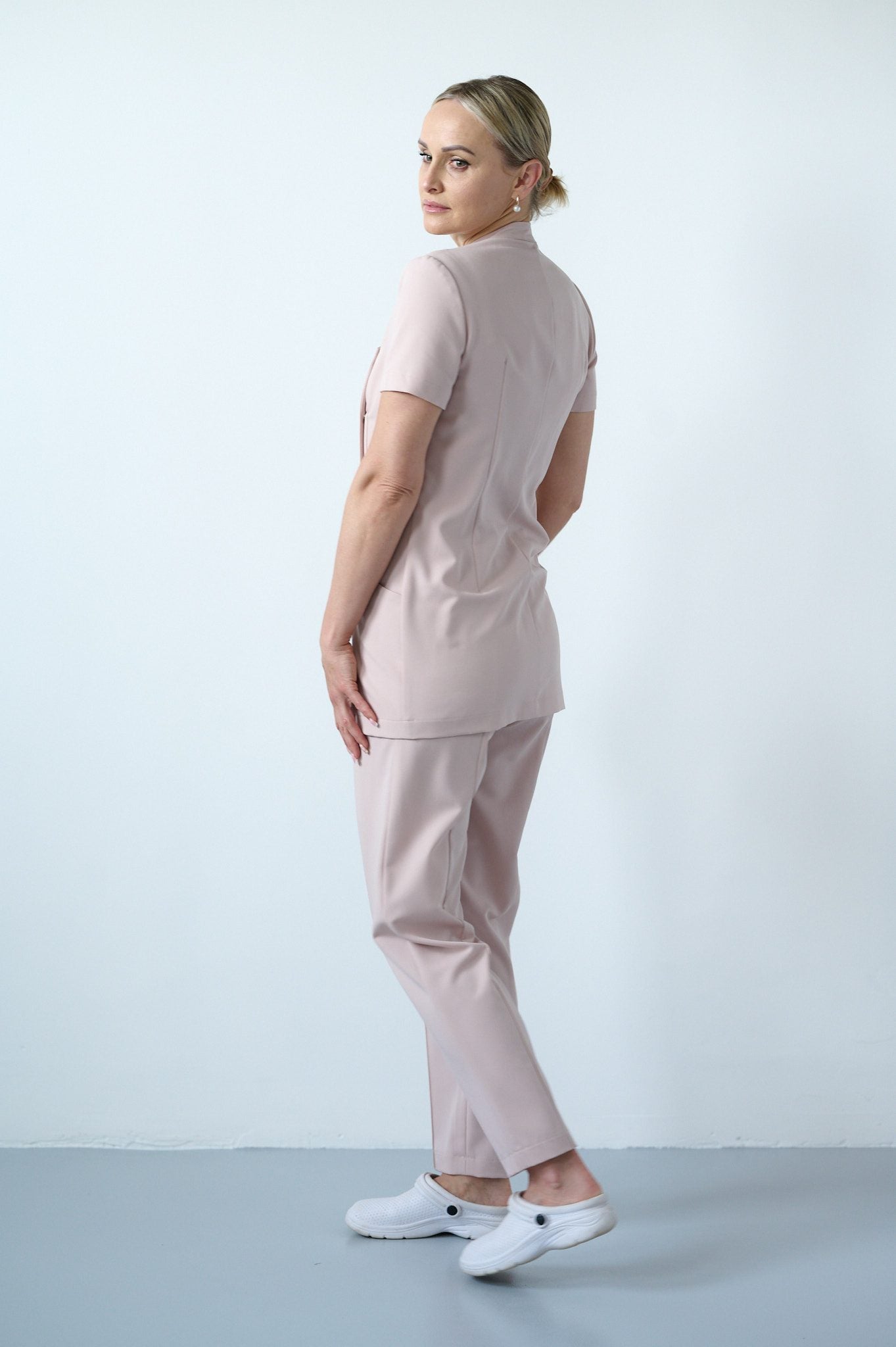 GRAYISH PINK PANTS AND ROBE SET
