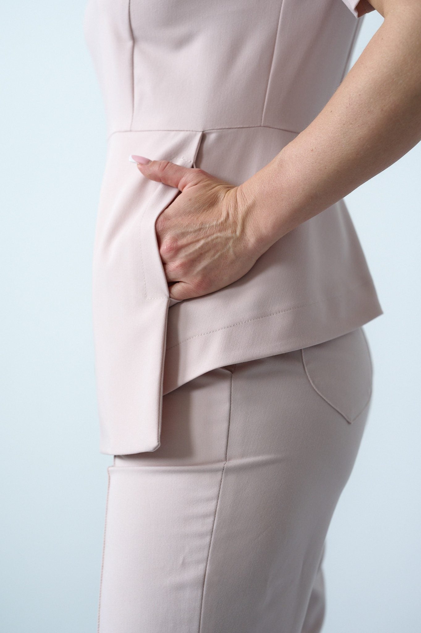 GRAYISH PINK PANTS AND SHORT ROBE SET