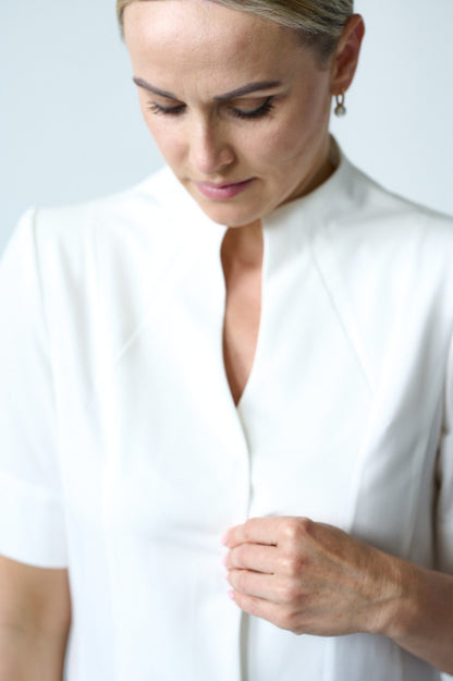 WHITE CENTER - BUTTONED ROBE AND PANTS SET