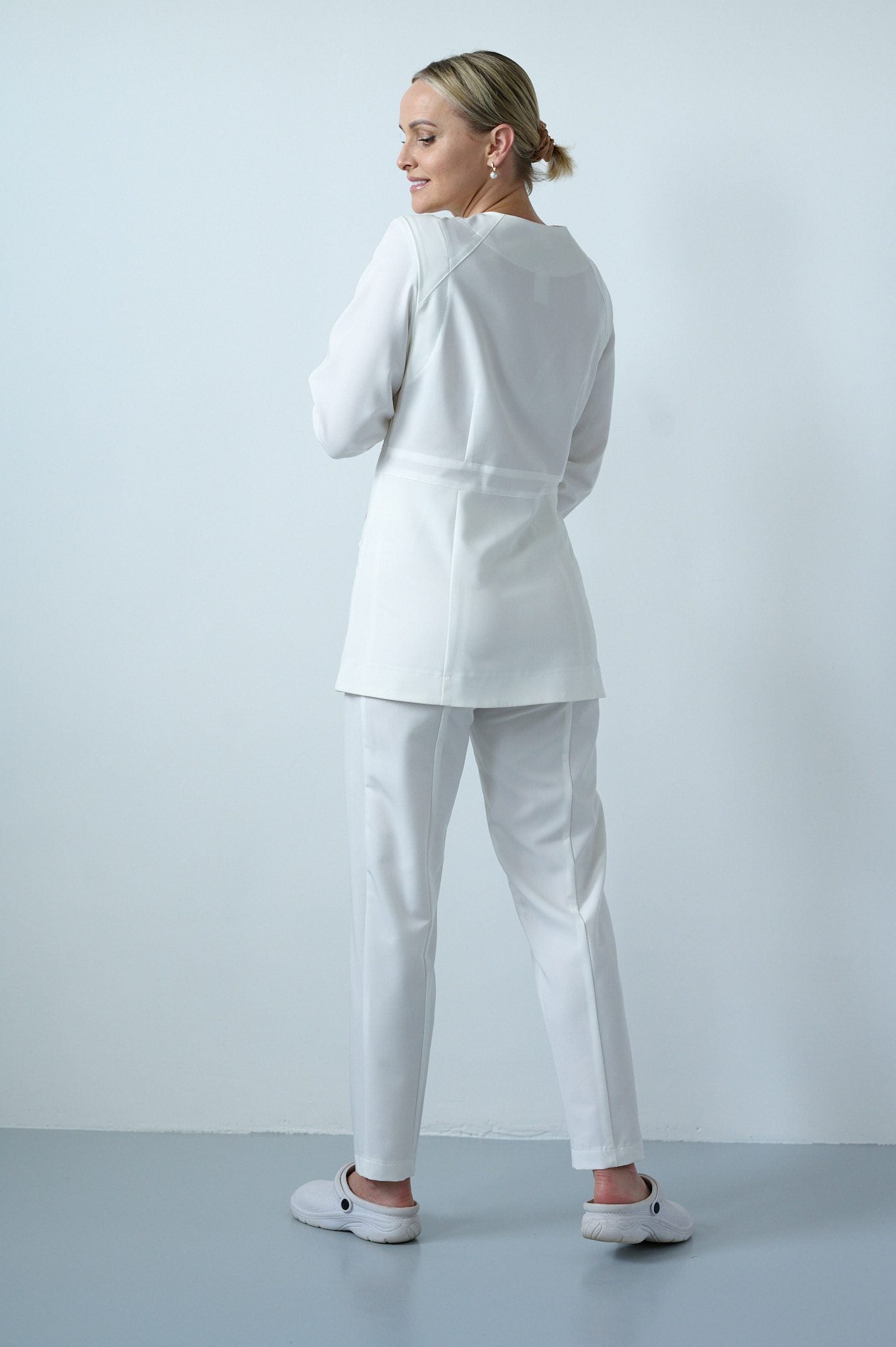 WHITE LONG - SLEEVED BUTTON UP ROBE AND PANTS SET